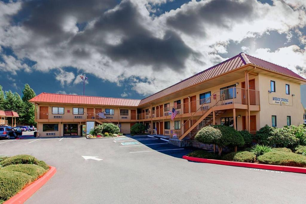 Seattle Airport Best Value Inn & Parking Exterior
